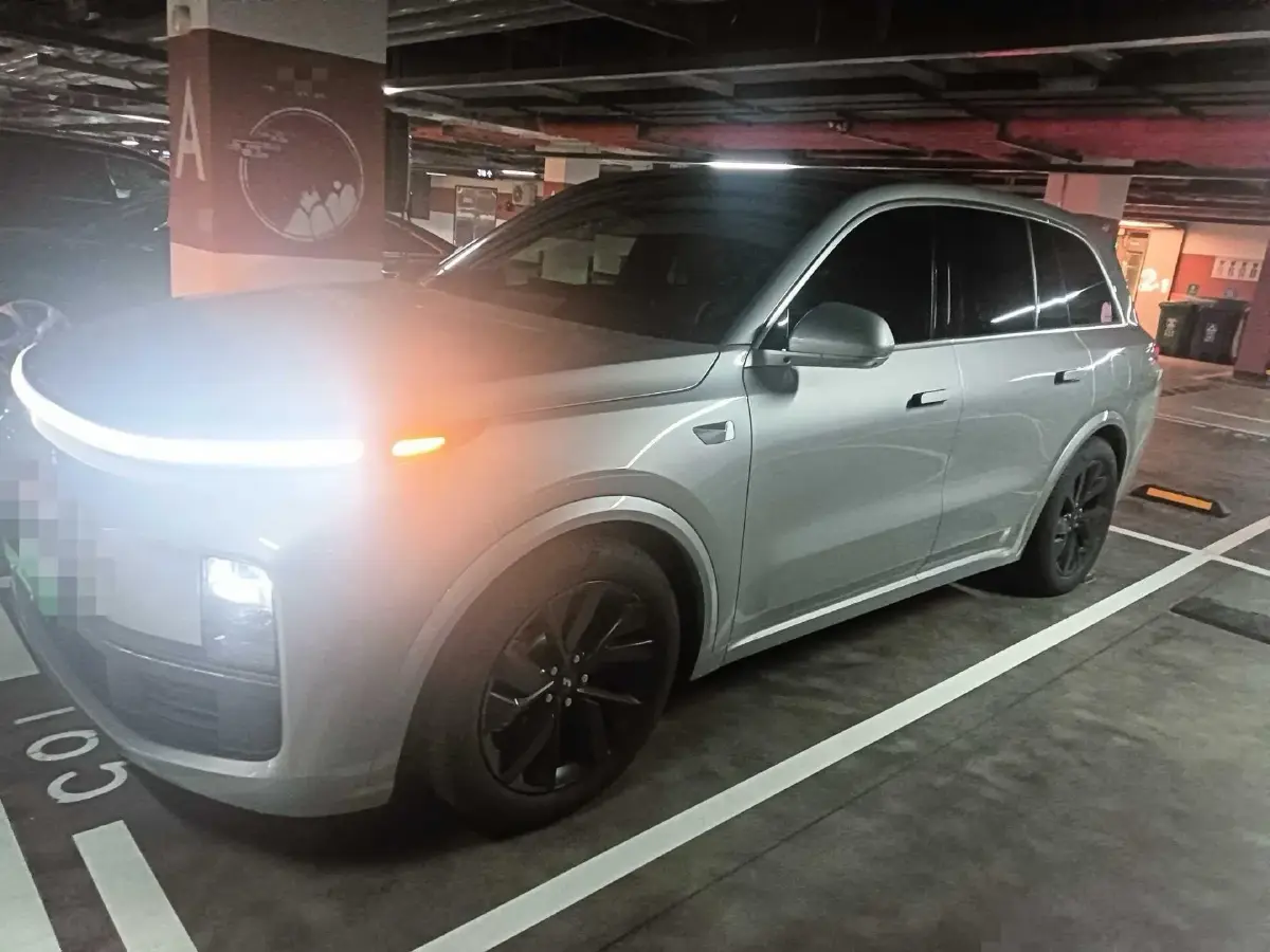 2023 Li L8 Range Extended 154HP REEV 40.9KWH