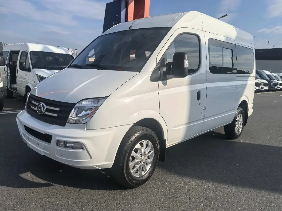 2023 MAXUS XinTu V80 2.0T 139HP L4 6MT