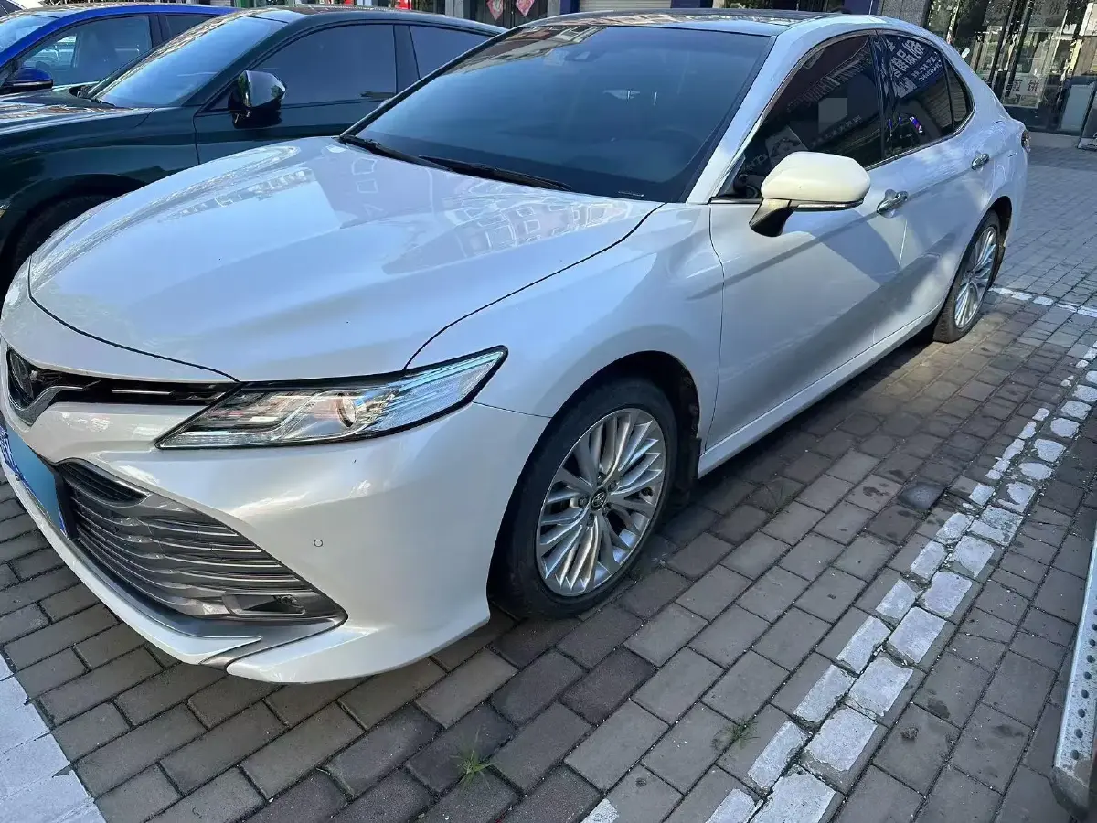2019 Toyota Camry 2.5L 209HP L4 8AT