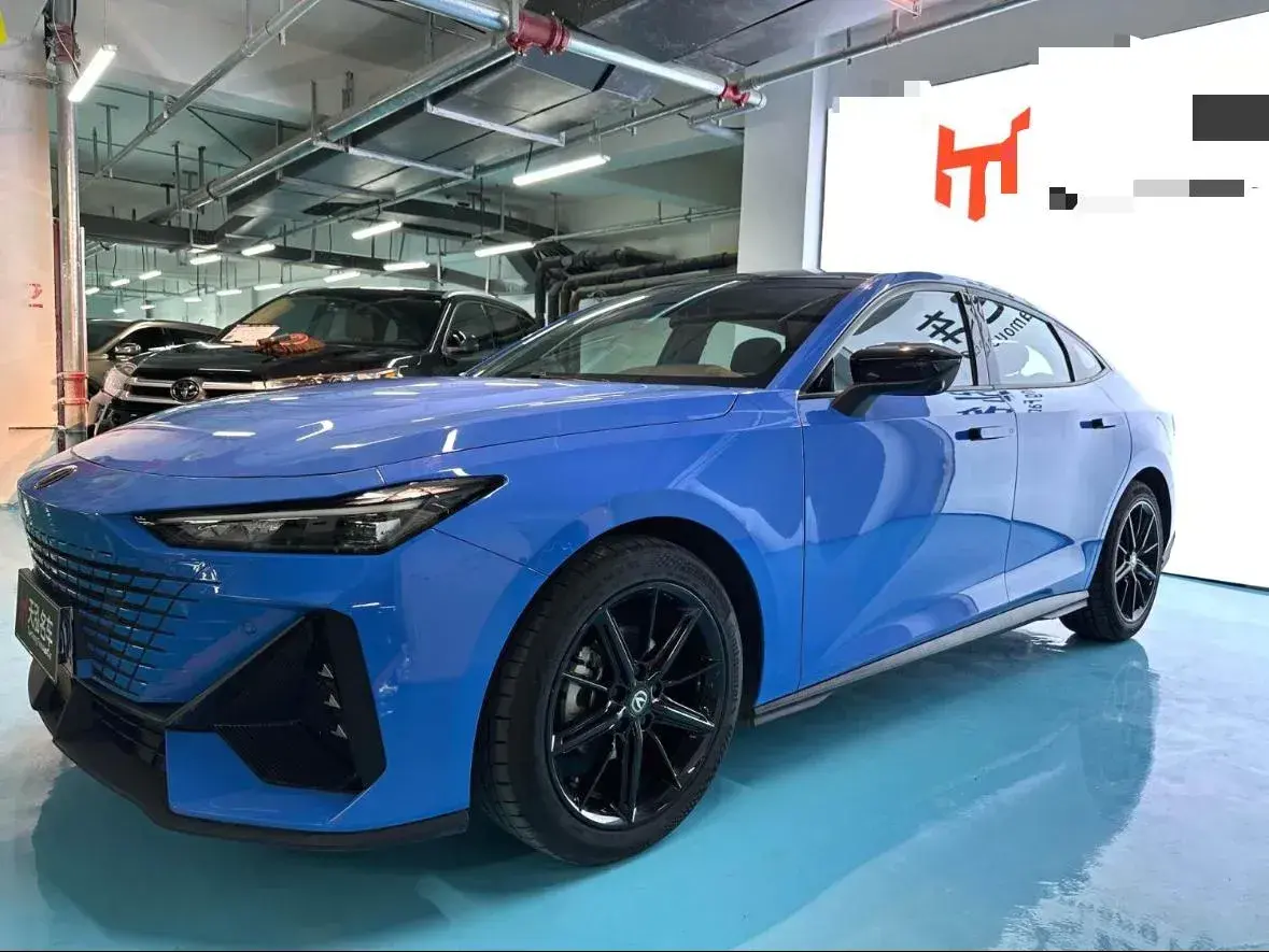 2022 ChangAn UNI-V 1.5T 188HP L4 7DCT