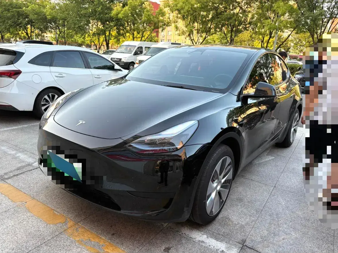 2022 Tesla Model Y BEV 60KWH