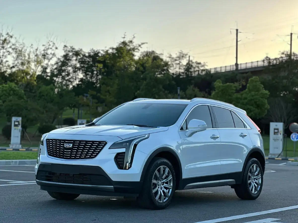 2021 Cadillac XT4 2.0T 237HP L4 9AT