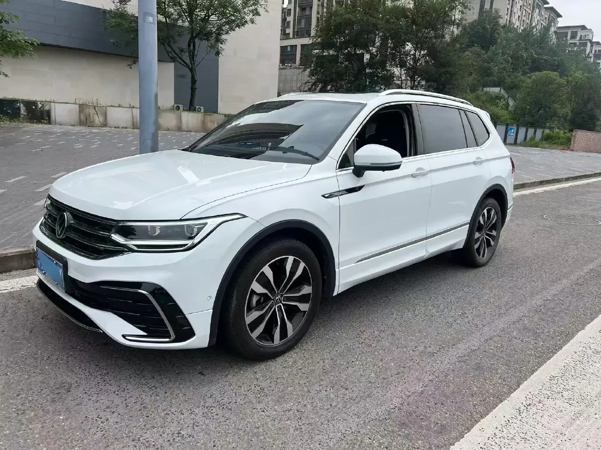 2024 Volkswagen Tiguan L 2.0T 186HP L4 7DCT