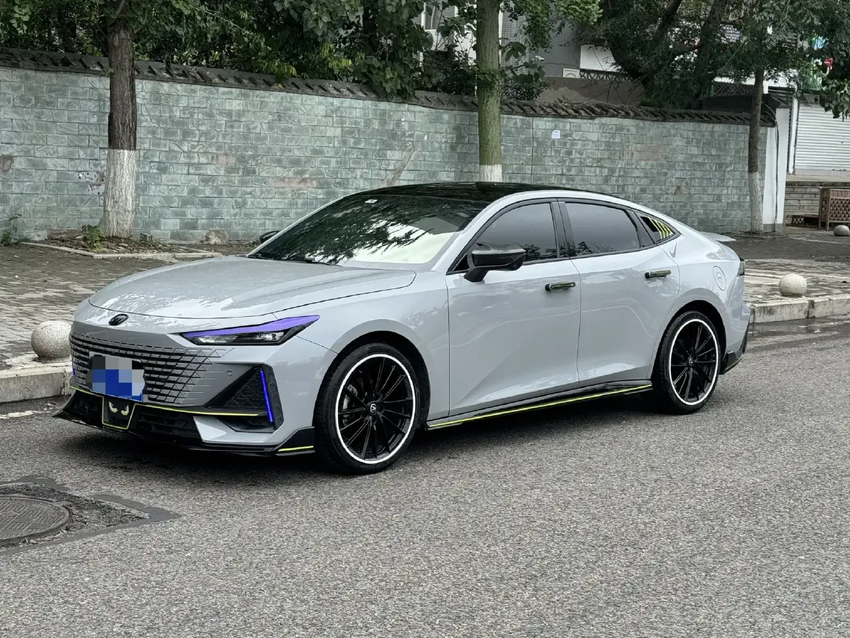 2022 ChangAn UNI-V 1.5T 188HP L4 7DCT