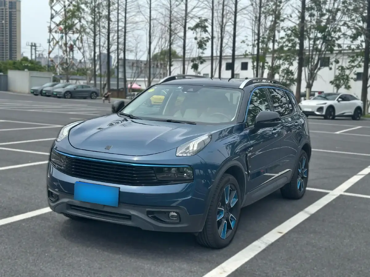 2018 LYNK&CO 01 2.0T 190HP L4 6AT