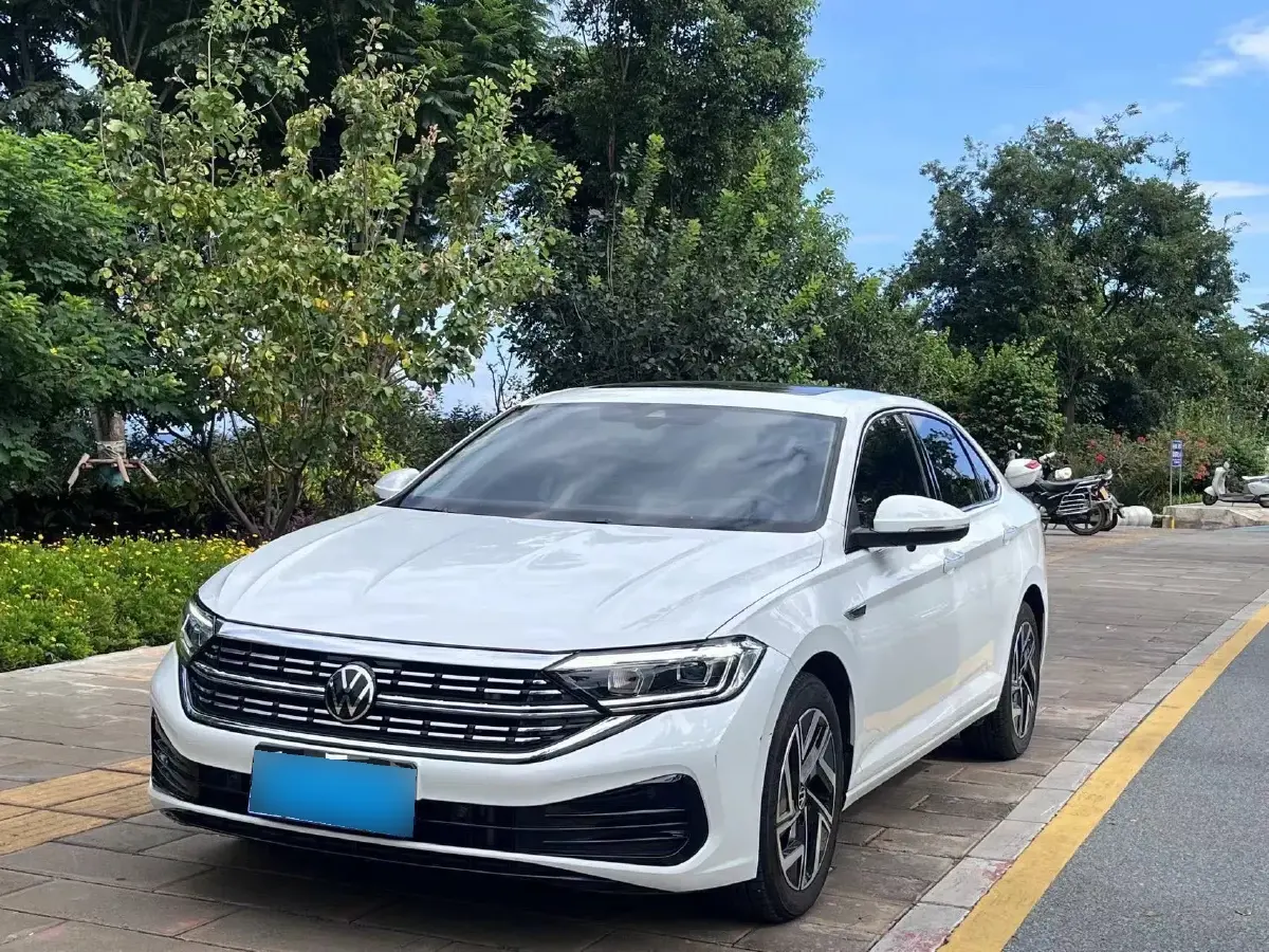 2024 Volkswagen Sagitar 1.5T 160HP L4 7DCT