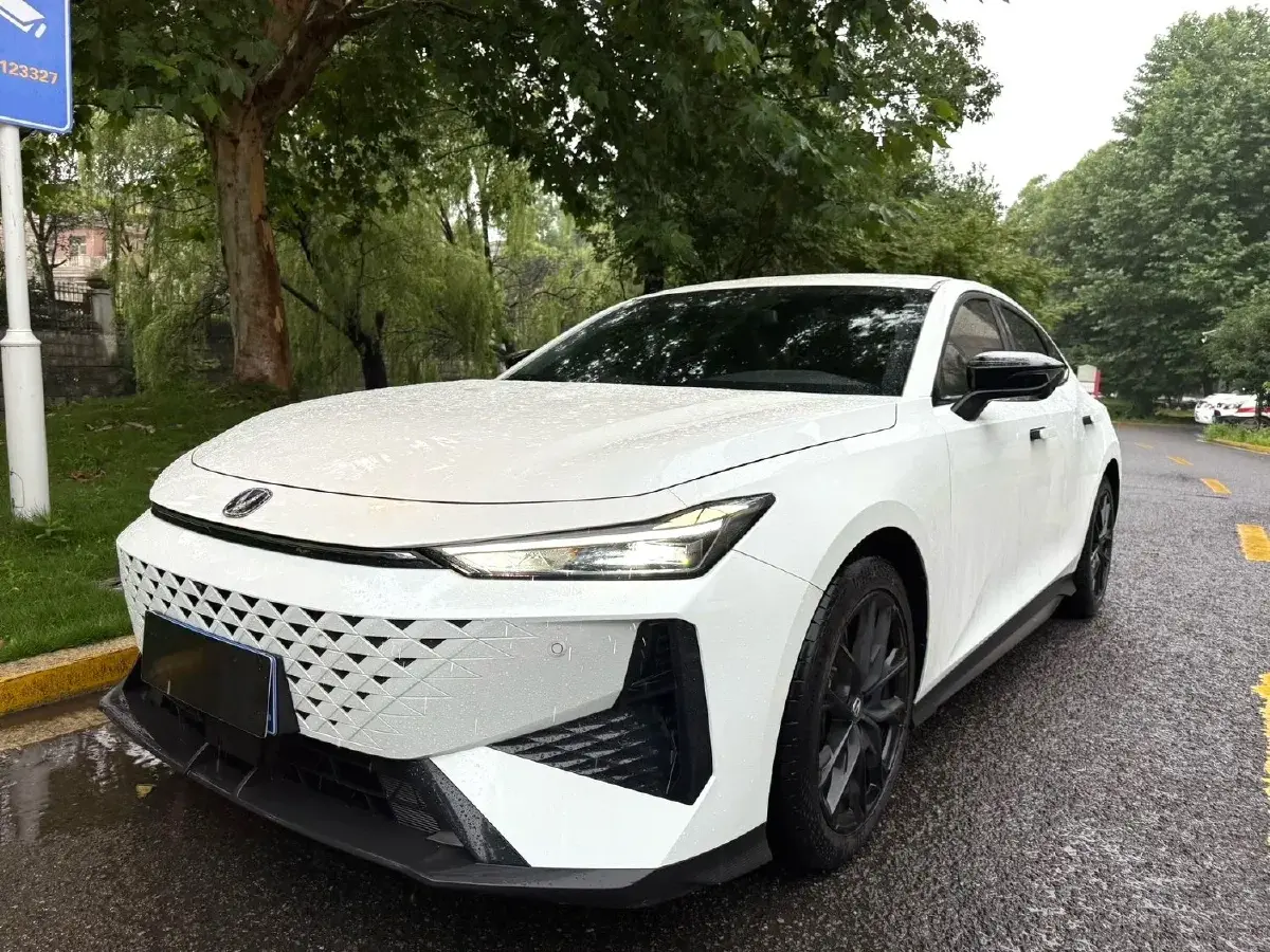 2024 ChangAn UNI-V 1.5T 188HP L4 7DCT