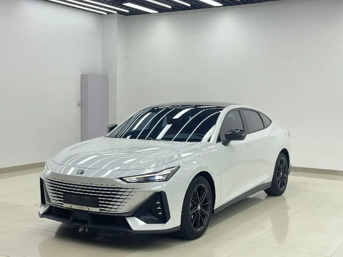 2022 ChangAn UNI-V 1.5T 188HP L4 7DCT