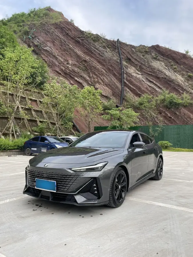 2022 ChangAn UNI-V 1.5T 188HP L4 7DCT