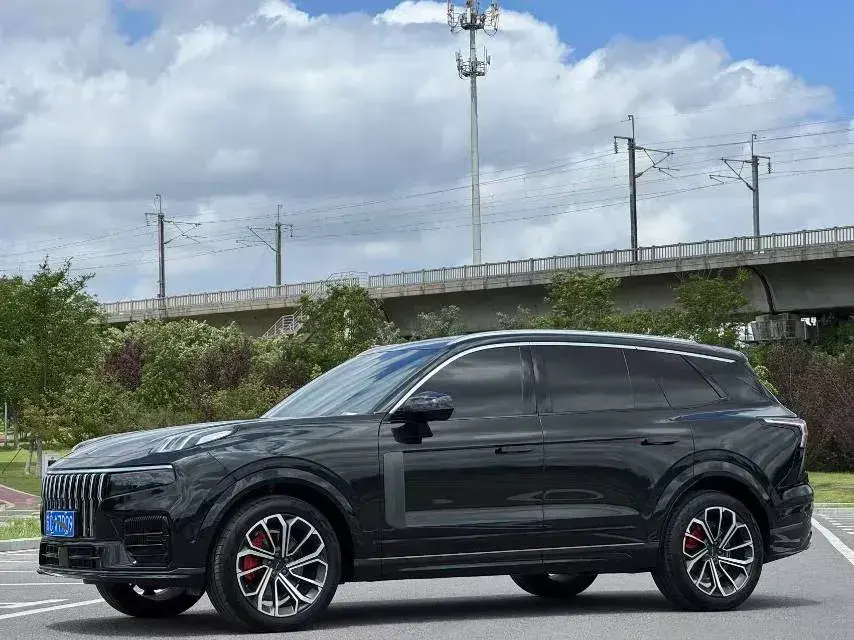 2024 LYNK&CO 09 2.0T 254HP L4 8AT