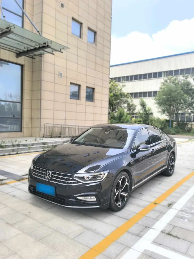 2023 Volkswagen Magotan 2.0T 186HP L4 7DCT