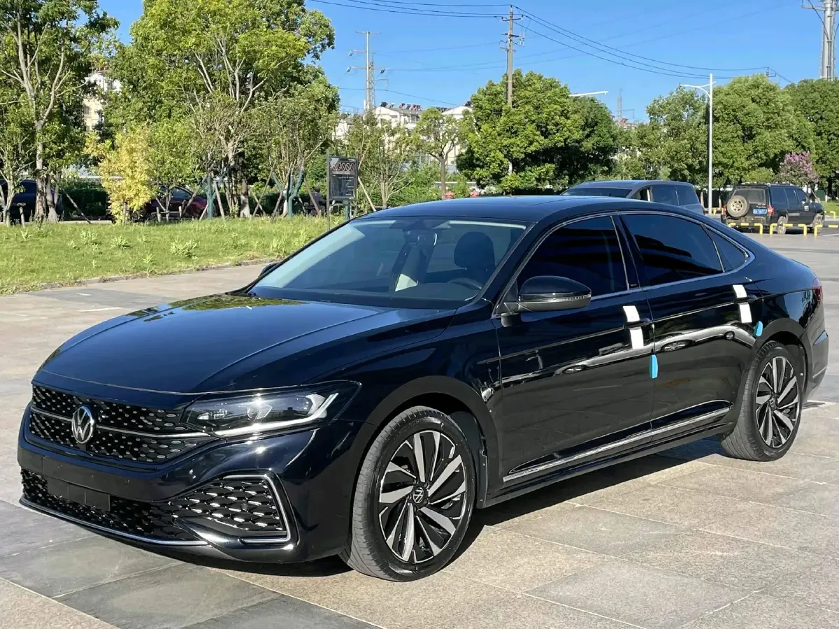 2022 Volkswagen Passat 2.0T 186HP L4 7DCT