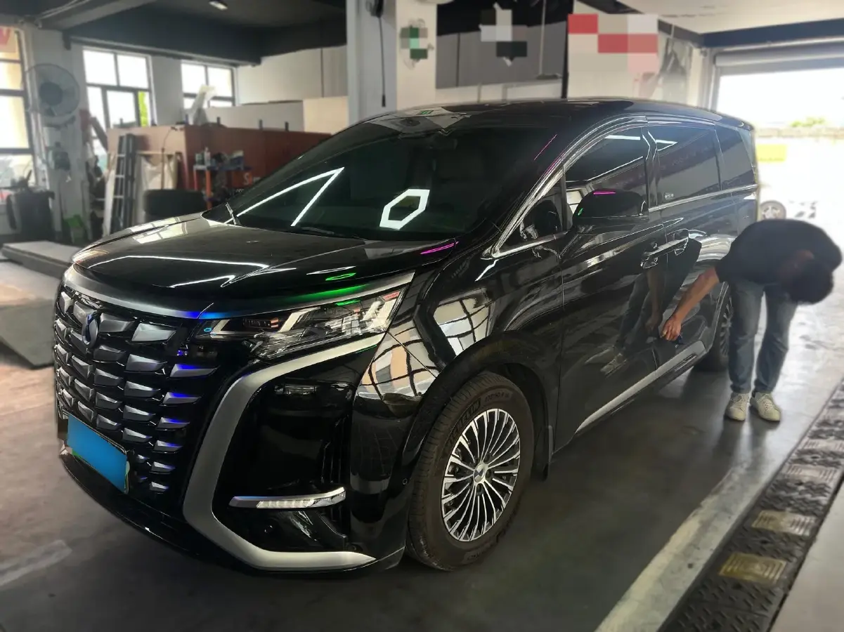 2022 Denza D9 1.5T 139HP L4 E-CVT PHEV 40.06KWH