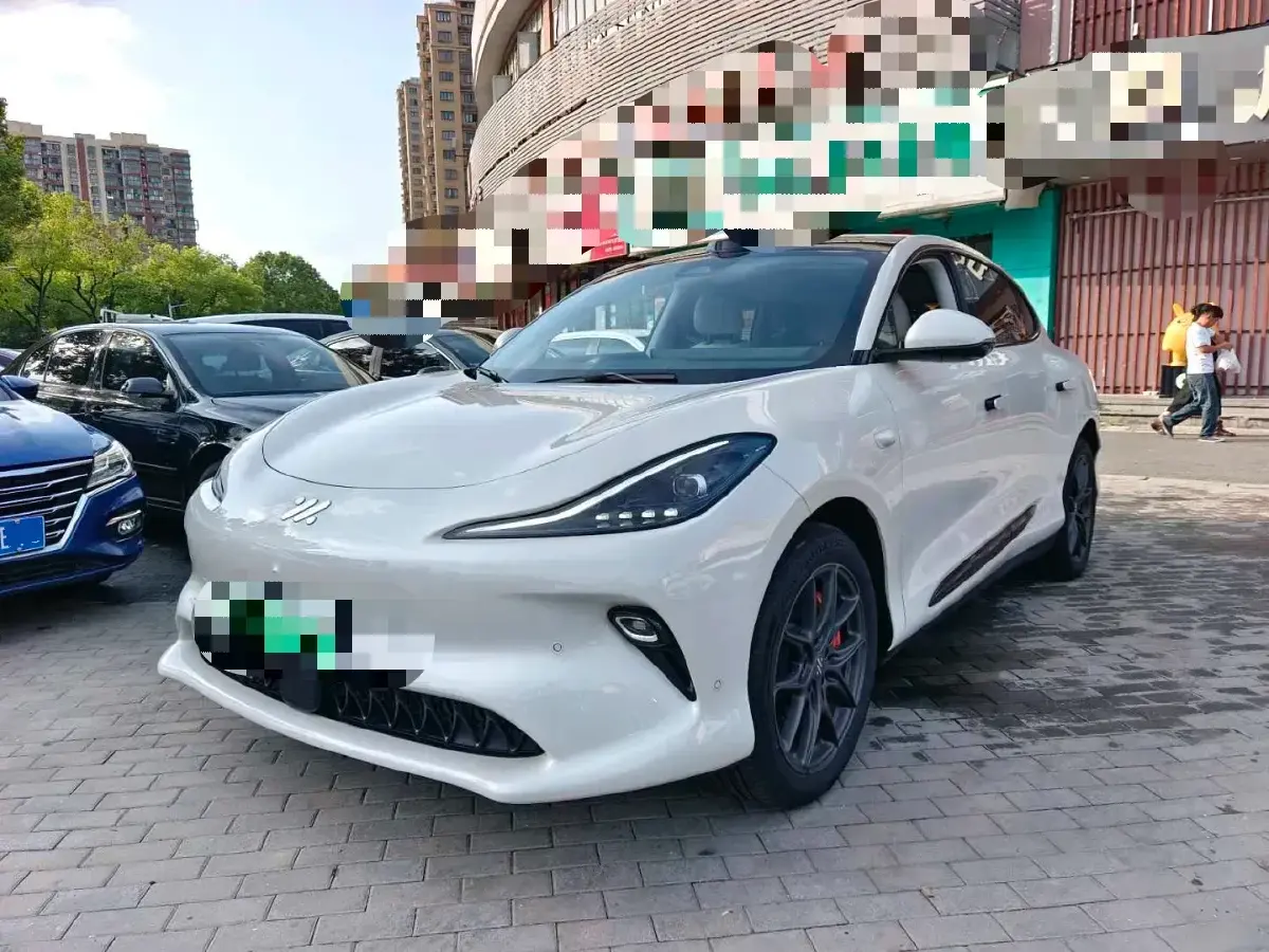 2025 IM LS6 BEV 75KWH