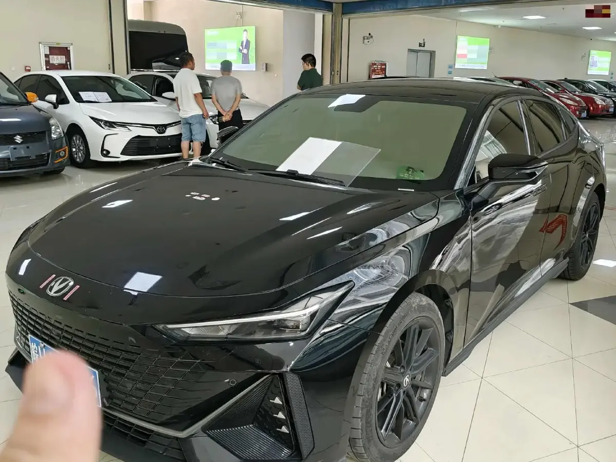 2022 ChangAn UNI-V 1.5T 188HP L4 7DCT