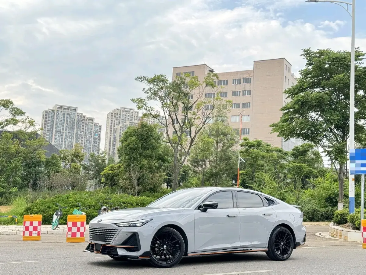 2023 ChangAn UNI-V 1.5T 188HP L4 7DCT