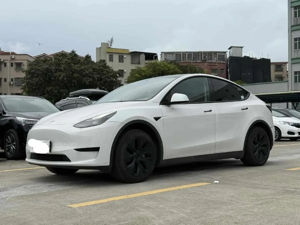 2023 Tesla Model Y BEV 60KWH