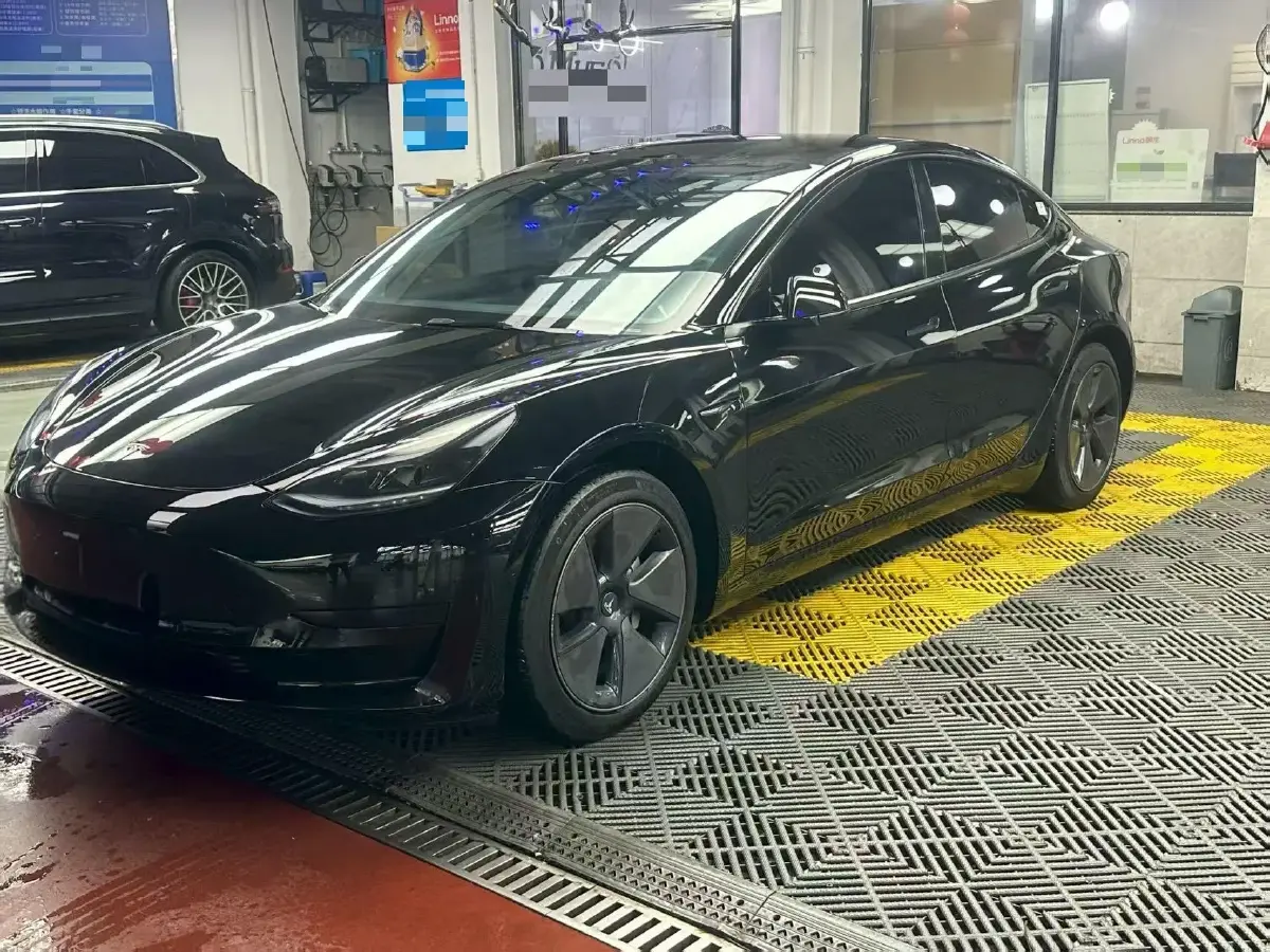2022 Tesla Model 3 BEV 60KWH