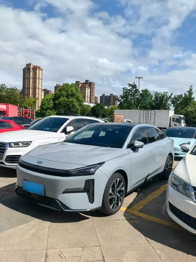 2024 Geely Galaxy L6 1.5T 163HP L4 3DHT PHEV