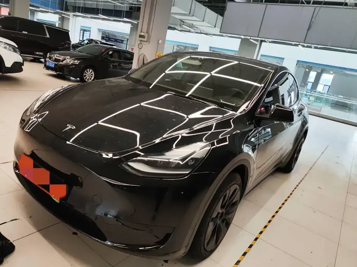 2023 Tesla Model Y BEV 60KWH