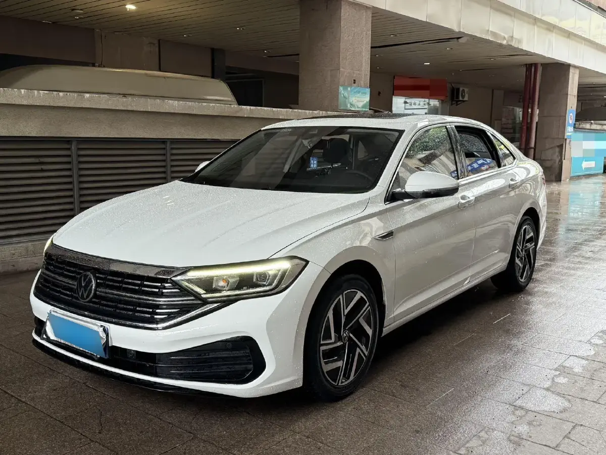 2023 Volkswagen Sagitar 1.5T 160HP L4 7DCT