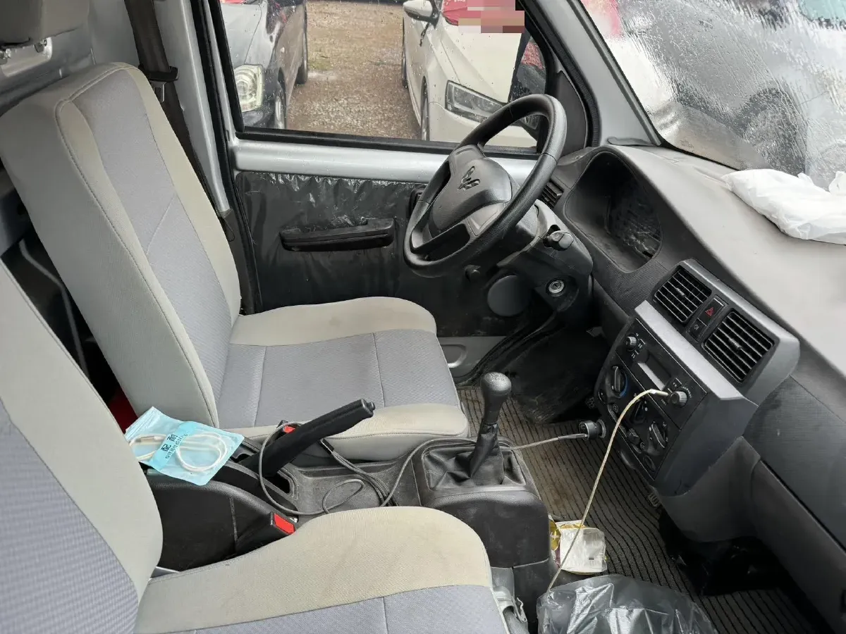 2022 WuLing RongGuang Mini Truck 1.5L 99HP L4 5MT,autocango,china used car exporter,china ev exporter,chinese used car exporter,chinese used ev exporter