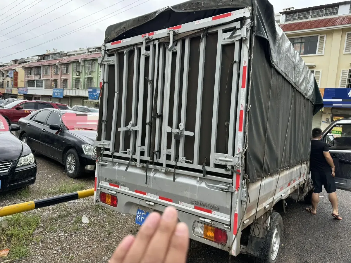 2022 WuLing RongGuang Mini Truck 1.5L 99HP L4 5MT,autocango,china used car exporter,china ev exporter,chinese used car exporter,chinese used ev exporter