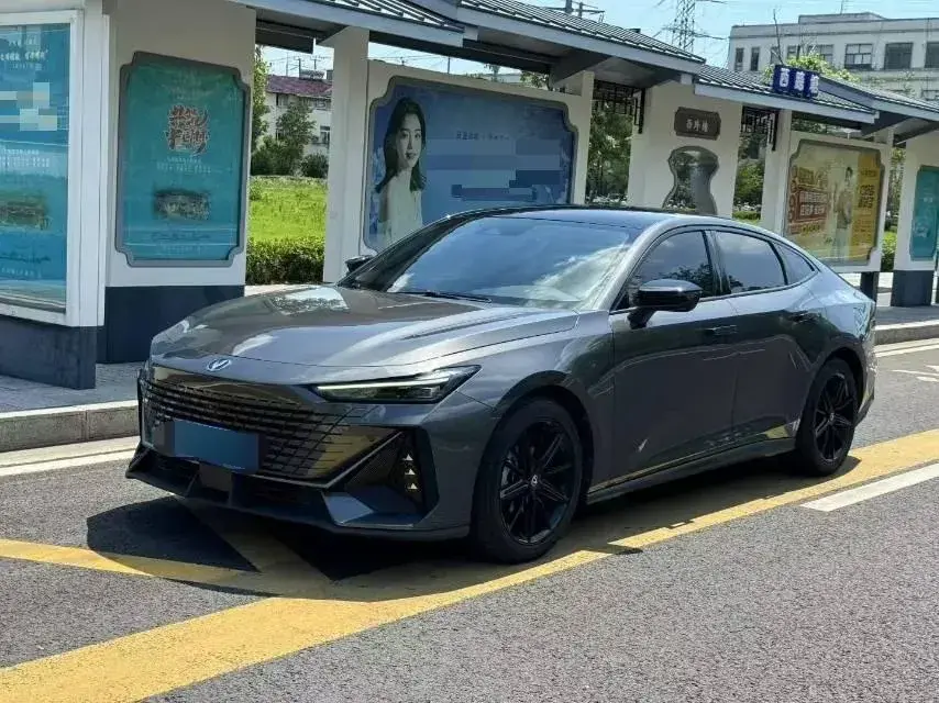 2022 ChangAn UNI-V 1.5T 188HP L4 7DCT