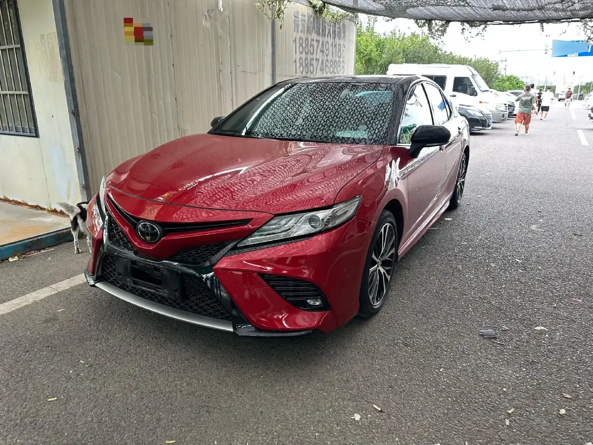 2019 Toyota Camry 2.5L 209HP L4 8AT