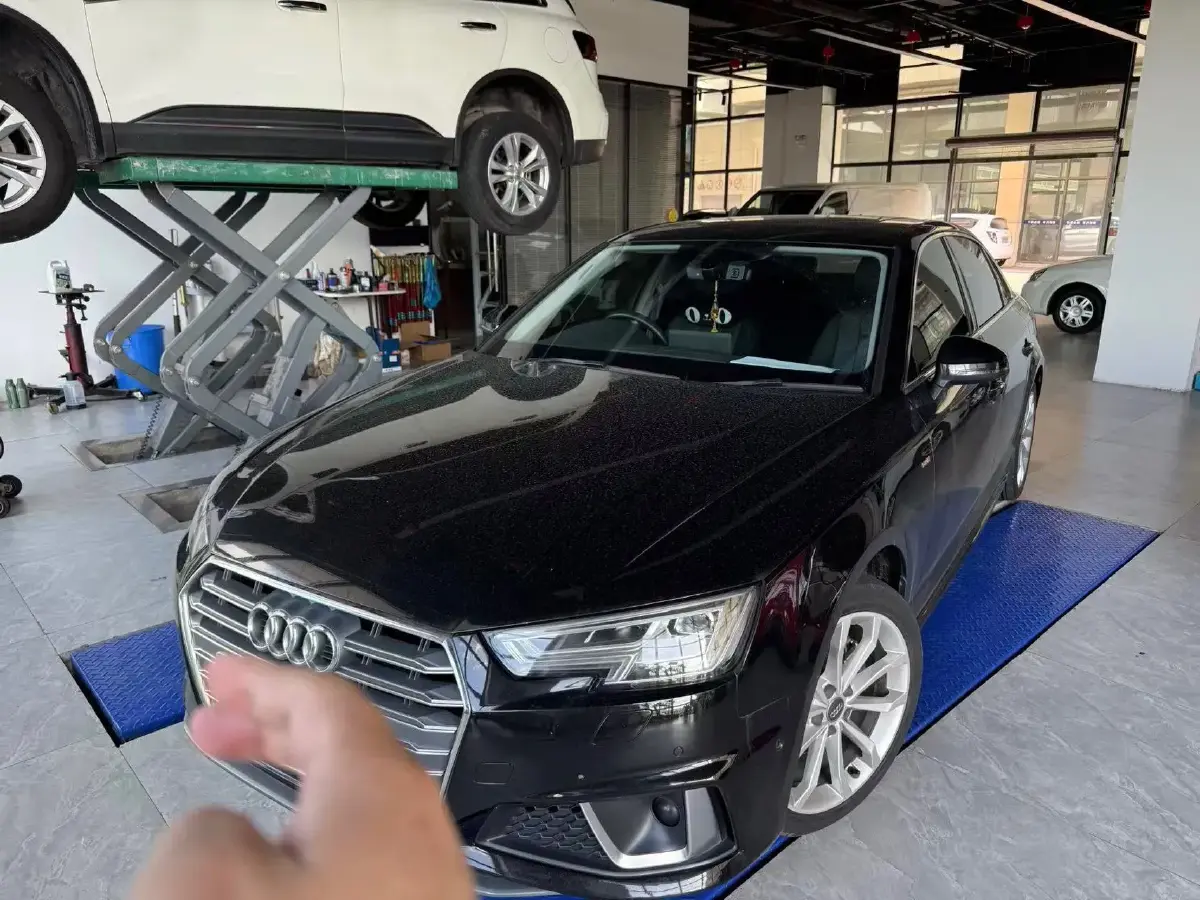 2019 Audi A4L 2.0T 190HP L4 7DCT