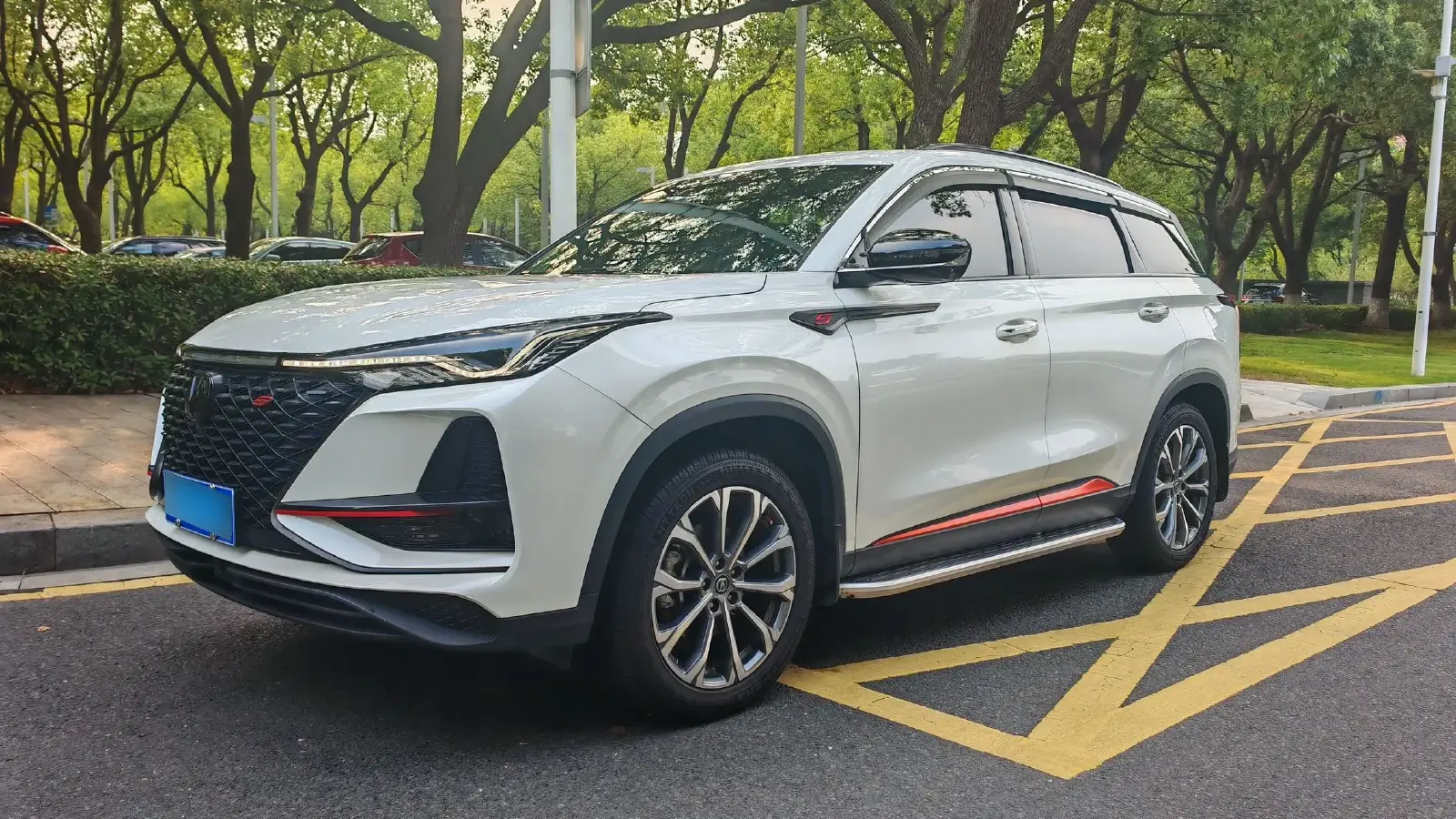 2022 ChangAn CS75 Plus 2.0T 233HP L4 8AT