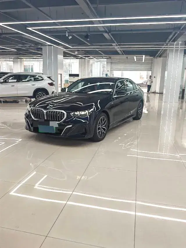 2025 BMW i5 BEV 81.6KWH