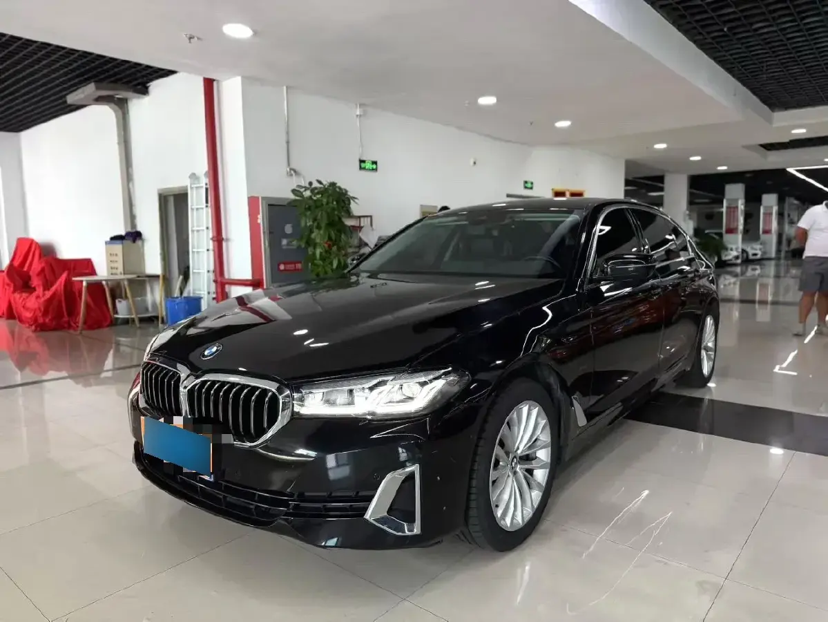 2021 BMW 5 Series 2.0T 184HP L4 8AT