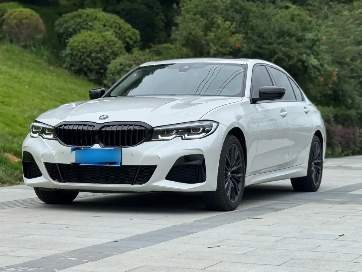 2022 BMW 3 Series 2.0T 184HP L4 8AT