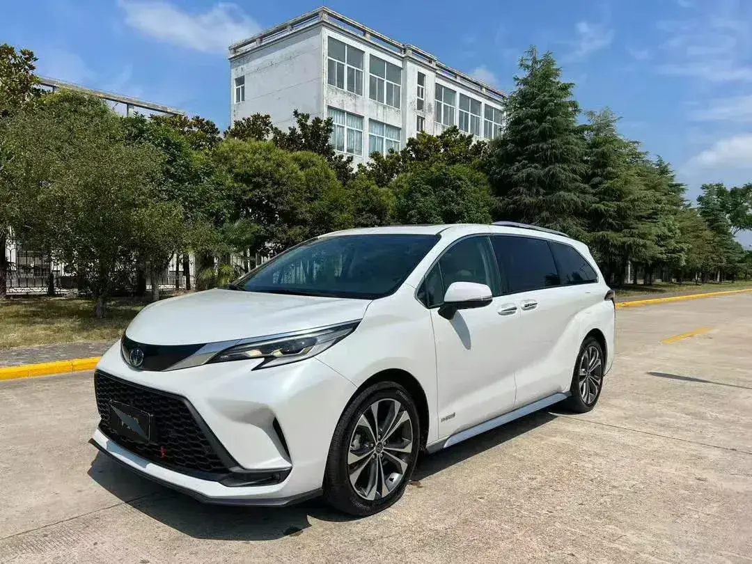 2023 Toyota Granvia 2.5L 189HP L4 E-CVT Hybrid