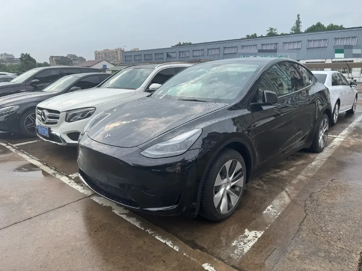 2022 Tesla Model Y BEV 60KWH