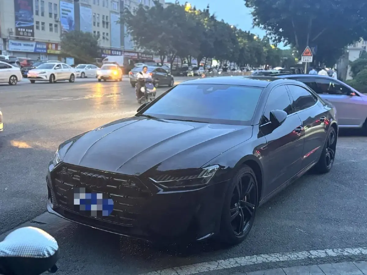 2024 Audi A7L 2.0T 245HP L4 7DCT