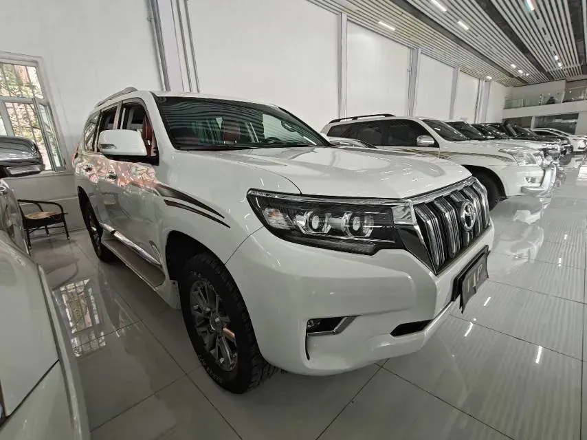 2020 Toyota Yaris 1.6T 261HP L3 6MT,autocango,china used car exporter,china ev exporter,chinese used car exporter,chinese used ev exporter