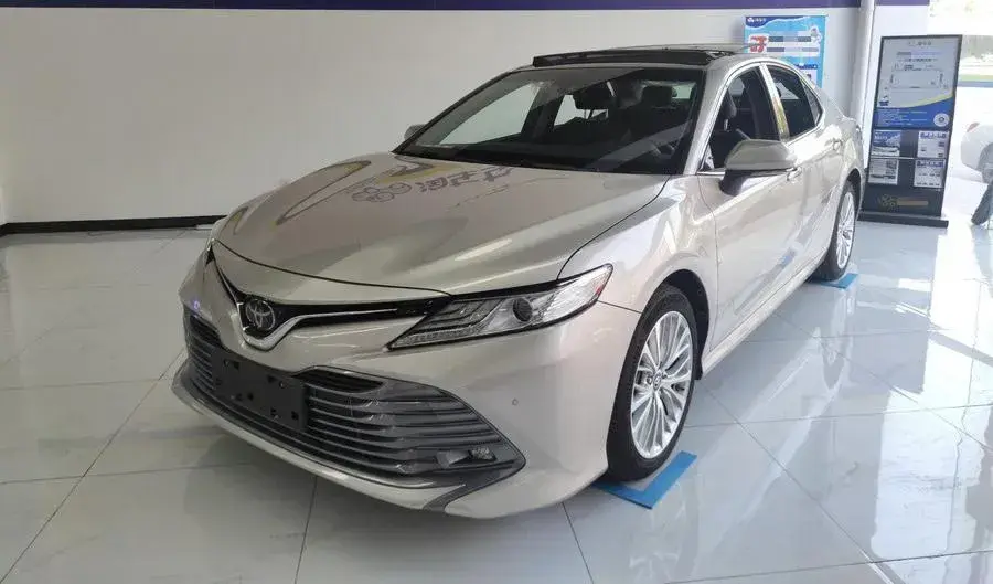 2019 Toyota Camry 2.5L 209HP L4 8AT