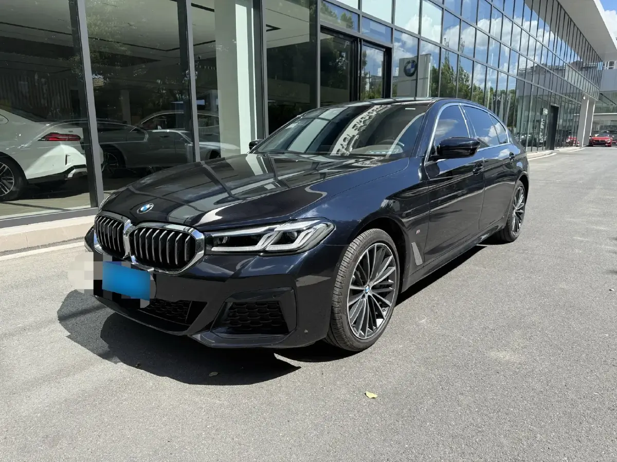2022 BMW 5 Series 2.0T 252HP L4 8AT