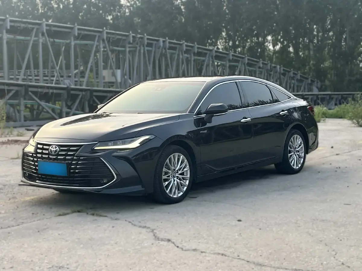 2023 Toyota Avalon 2.5L 178HP L4 E-CVT Hybrid