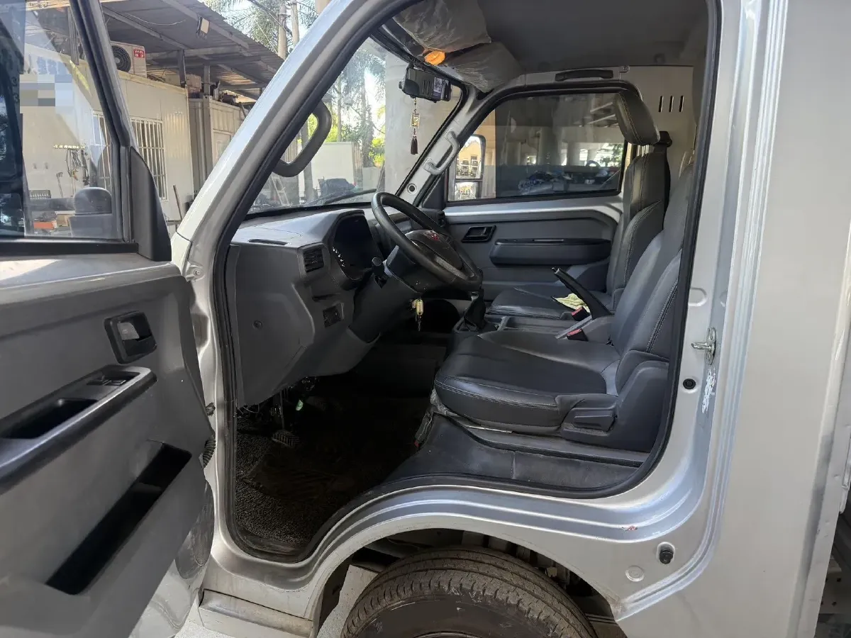 2023 WuLing Loong Truck 2.0L 136HP L4 5MT,autocango,china used car exporter,china ev exporter,chinese used car exporter,chinese used ev exporter