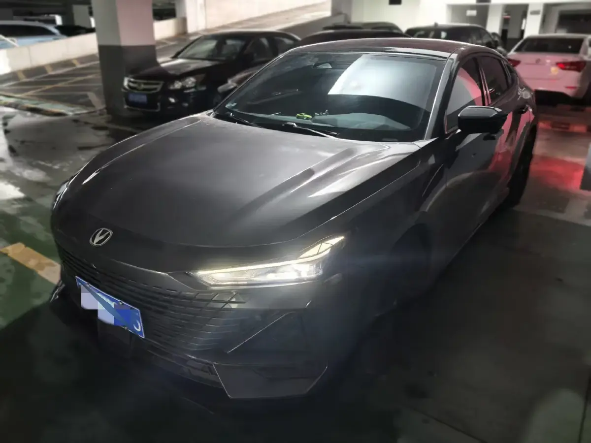 2023 ChangAn UNI-V 1.5T 188HP L4 7DCT