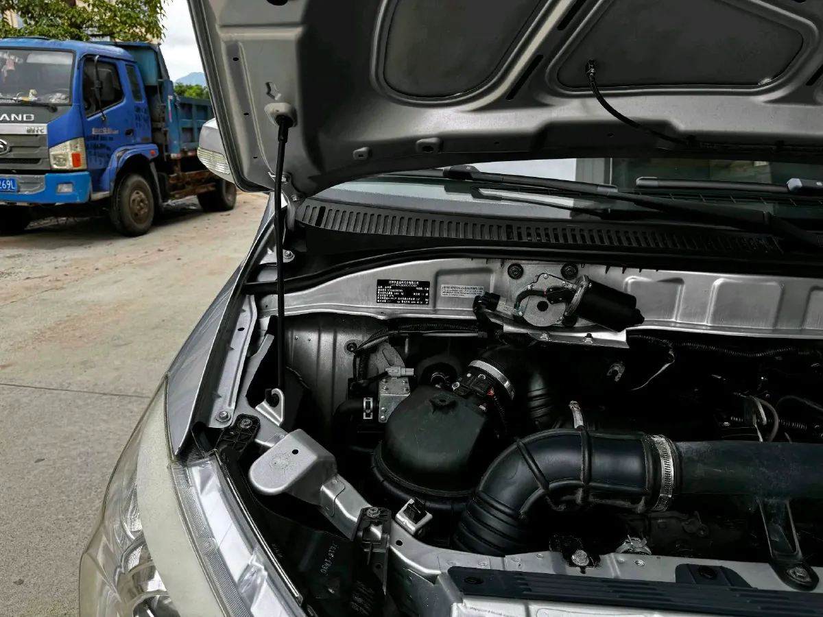 2014 JinBei Grace 2.4L 139HP L4 5MT,autocango,china used car exporter,china ev exporter,chinese used car exporter,chinese used ev exporter