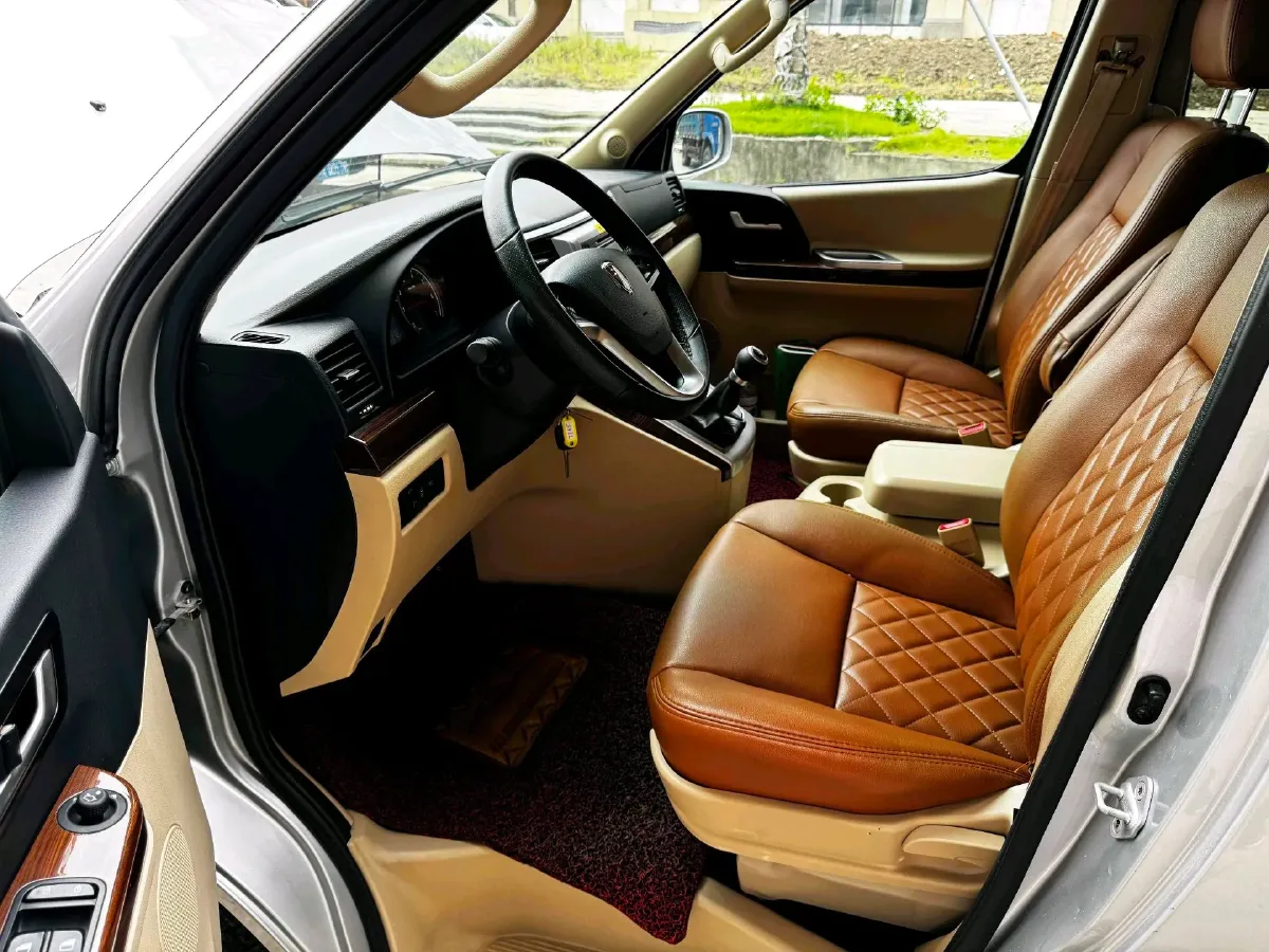 2014 JinBei Grace 2.4L 139HP L4 5MT,autocango,china used car exporter,china ev exporter,chinese used car exporter,chinese used ev exporter