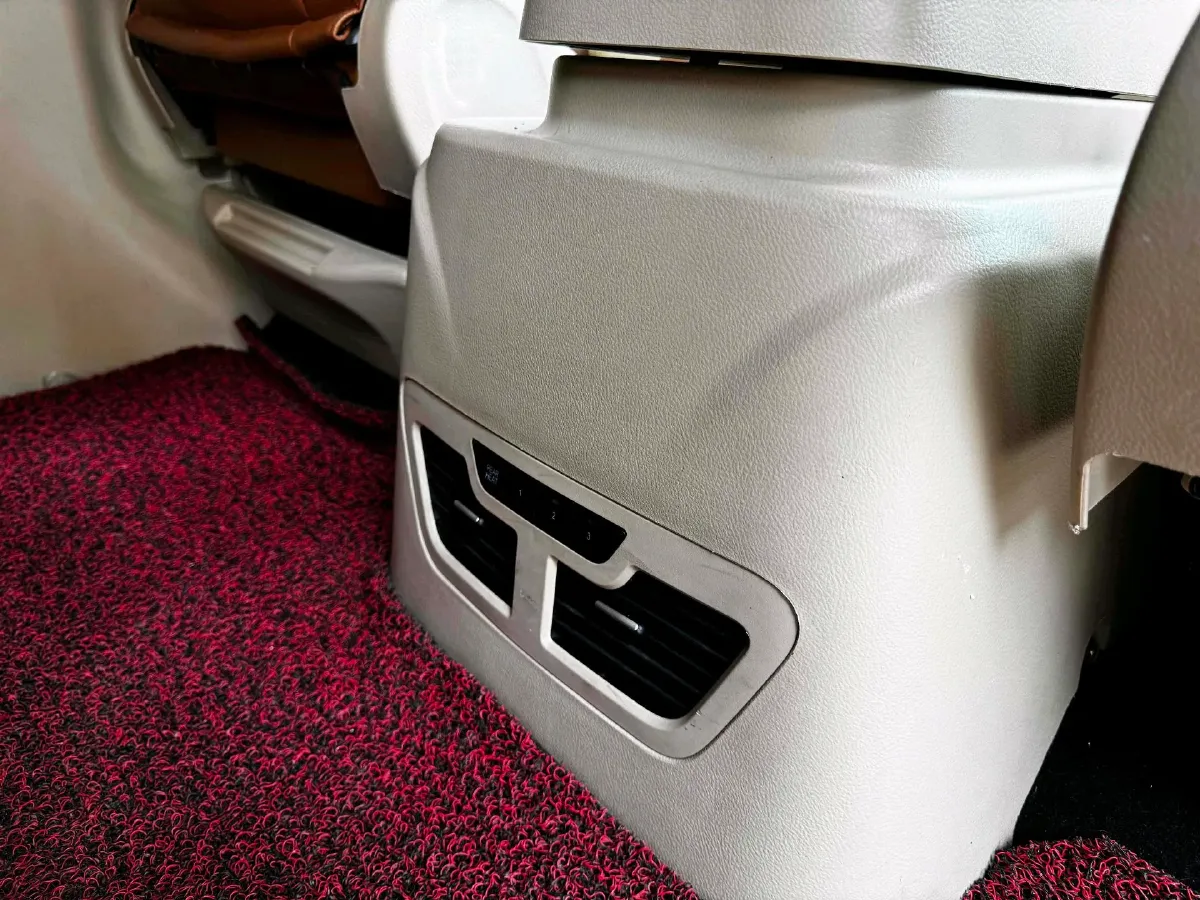 2014 JinBei Grace 2.4L 139HP L4 5MT,autocango,china used car exporter,china ev exporter,chinese used car exporter,chinese used ev exporter