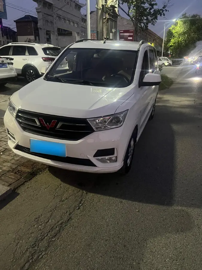 2021 WuLing HongGuang 1.5L 99HP L4 6MT