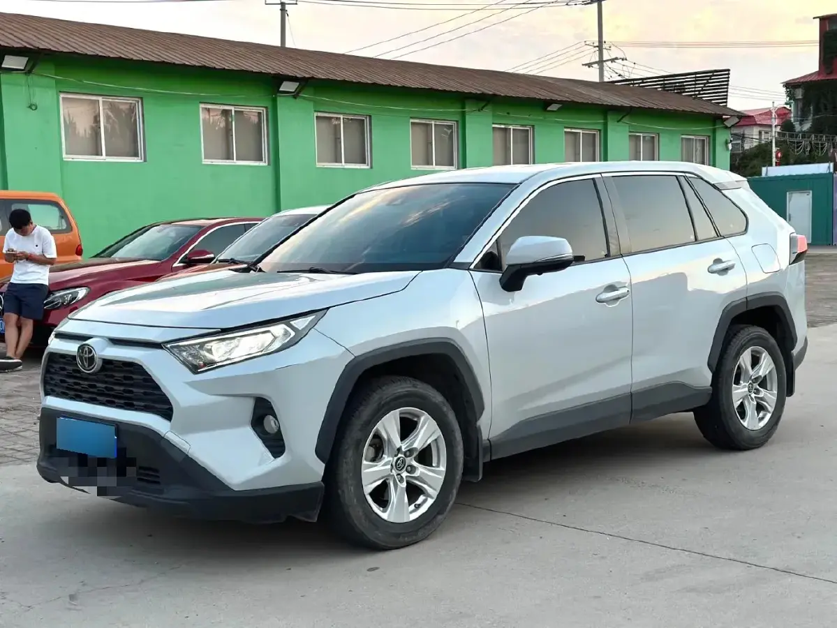 2020 Toyota RAV4 2.0L 171HP L4 CVT