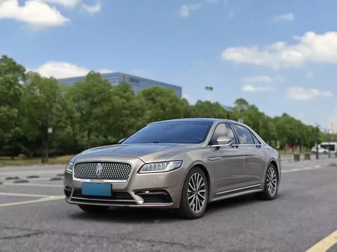 2019 Lincoln Continental 2.0T 241HP L4 6AT