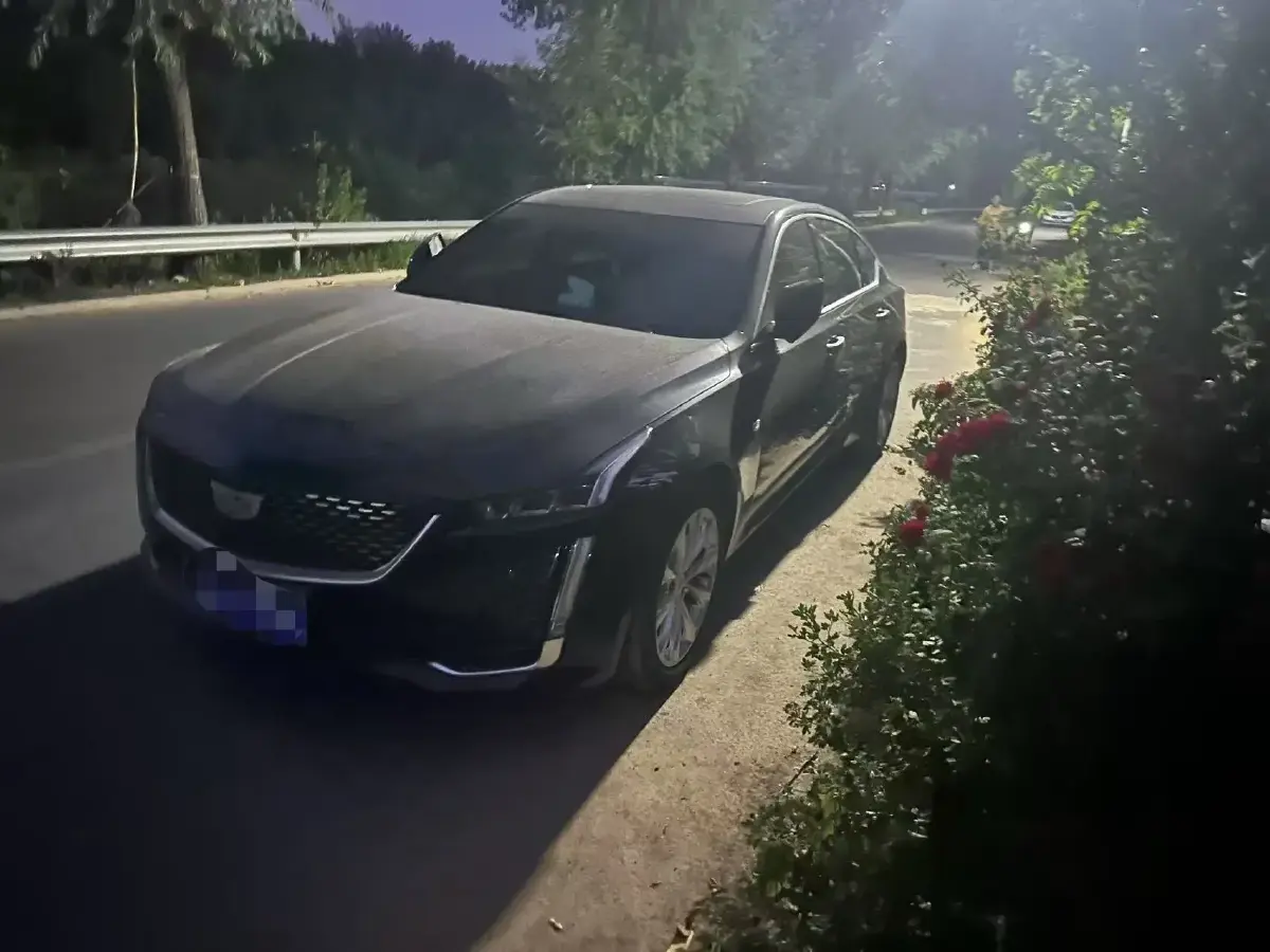 2023 Cadillac CT5 2.0T 237HP L4 10AT